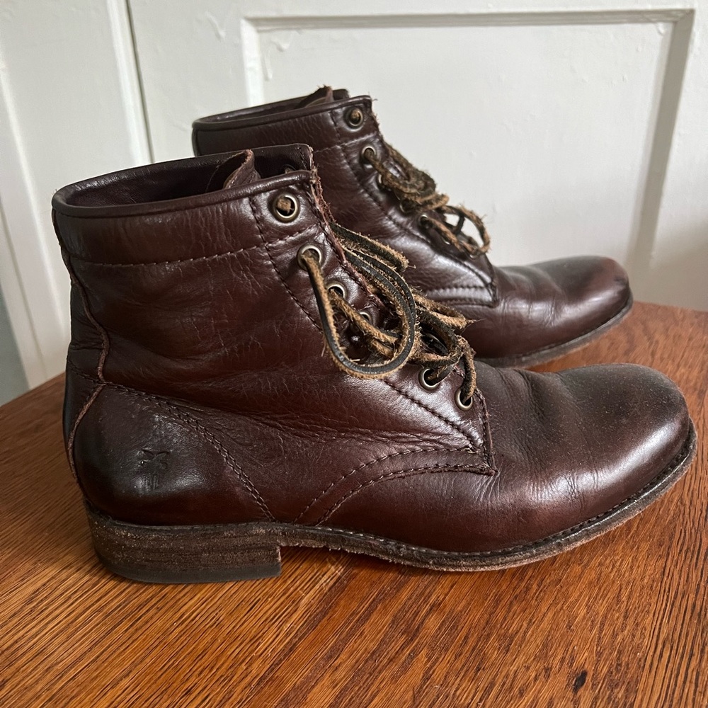 Frye, Veronica style dress combat boot. Leather. Made in Mexico.